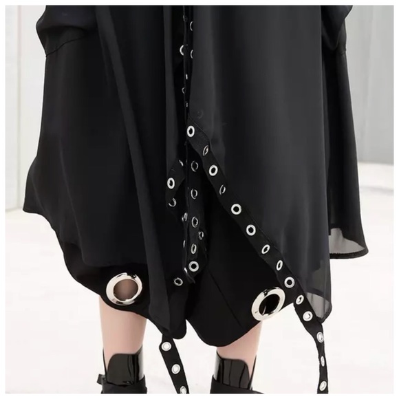 Lightweight Open Front Grommet Top - Picture 5 of 6